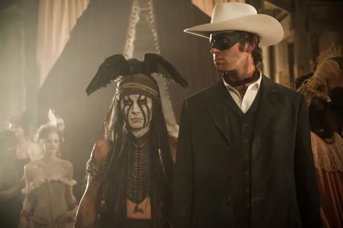 Johnny Depp (Tonto), Armie Hammer (John Reid (Lone Ranger)) zdroj: imdb.com