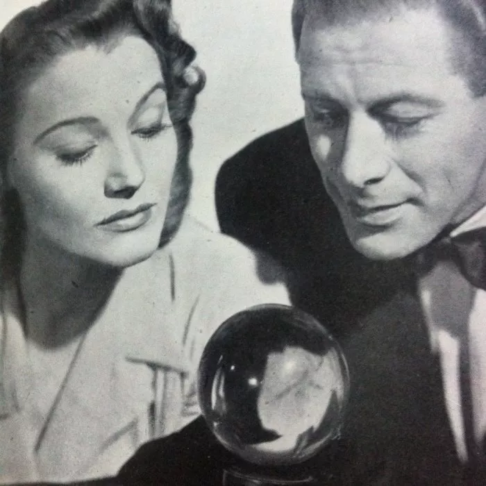 Rex Harrison (Charles Condomine), Constance Cummings (Ruth Condomine) zdroj: imdb.com