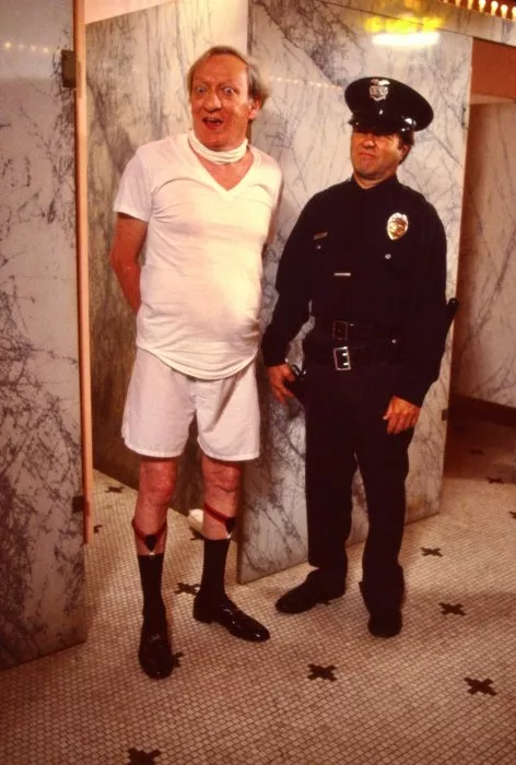 Americký mogul (1984) - Cop #1