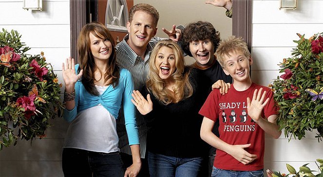 Kaylee DeFer (Hillary Gold), Michael Rapaport (Dave Gold), Anita Barone (Vicky Gold), Kyle Sullivan (Larry Gold), Dean Collins (Mike Gold)