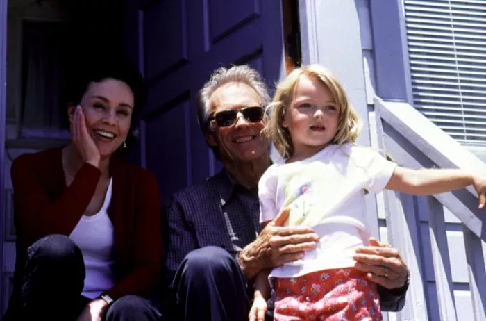 Clint Eastwood (Steve Everett), Francesca Eastwood (Kate Everett), Diane Venora (Barbara Everett) zdroj: imdb.com