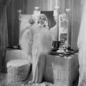 Večeře o osmé (1933) - Kitty Packard