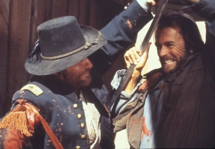 Clint Eastwood (Josey Wales), Bill McKinney (Terrill) zdroj: imdb.com