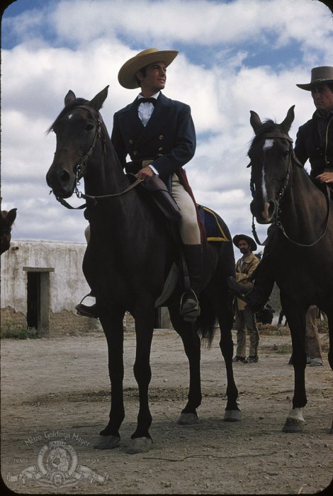 Laurence Harvey (Colonel William Barret Travis), Ken Curtis (Capt. Almeron Dickinson) zdroj: imdb.com