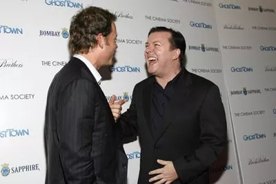 Greg Kinnear (Frank), Ricky Gervais (Pincus) zdroj: imdb.com 
promo k filmu