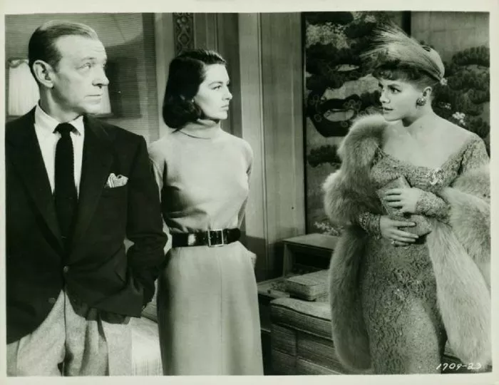 Fred Astaire (Steve Canfield), Cyd Charisse (Ninotchka Yoschenko), Janis Paige (Peggy Dayton) zdroj: imdb.com