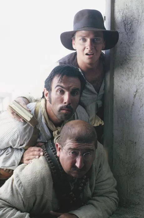 Sean Patrick Flanery (Indiana Jones), Francesco Quinn, Ronny Coutteure (Remy Baudouin) zdroj: imdb.com