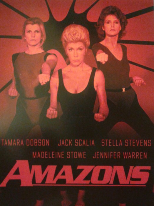 Stella Stevens, Leslie Bevis, Jennifer Warren zdroj: imdb.com