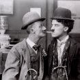 Chaplin filmovým hercem (1915) - Film Extra in Anteroom
