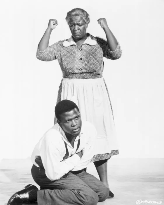 Sidney Poitier (Walter Lee Younger), Claudia McNeil (Lena Younger) zdroj: imdb.com