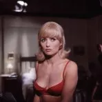 Vražedné šampaňské (1967) - Jacqueline Belling