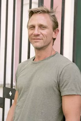Daniel Craig (Joe) zdroj: imdb.com 
promo k filmu
