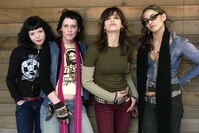Gina Gershon (Jacki), Drea de Matteo (Tracy), Lori Petty (Faith), Shelly Cole (Sally) zdroj: imdb.com 
promo k filmu