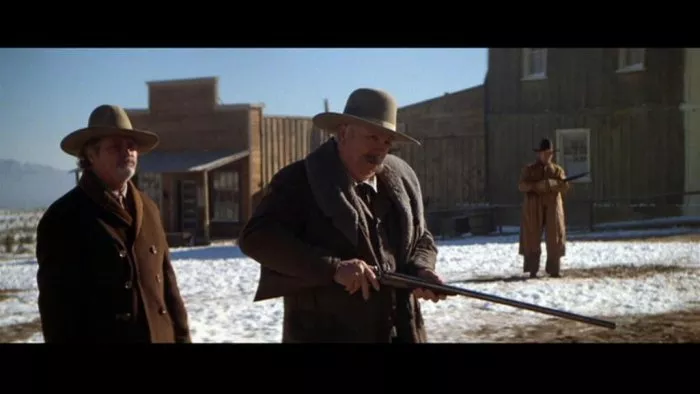 Slim Pickens (Sheriff Sam Creedmore), Chuck Hayward zdroj: imdb.com