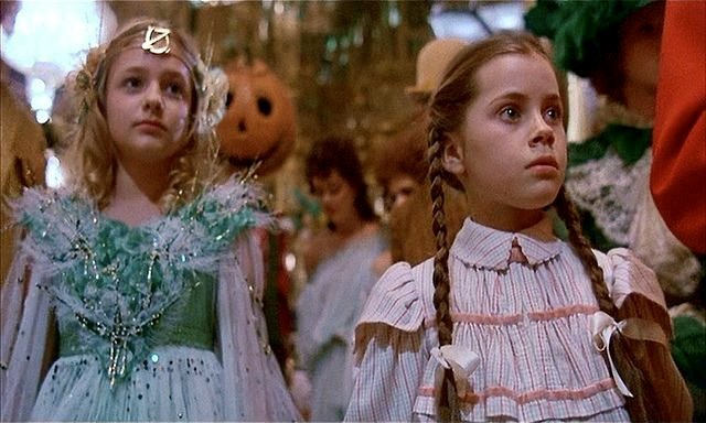 Fairuza Balk (Dorothy), Emma Ridley (Ozma) zdroj: imdb.com
