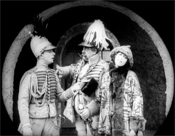 Paul Heidemann (Leutnant Alexis), Victor Janson (Kommandant der Festung Tossenstein), Edith Meller (Lilli) zdroj: imdb.com