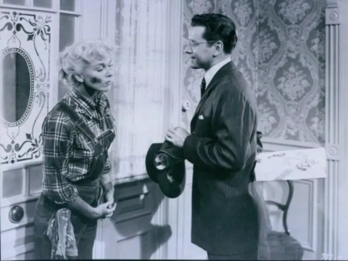 Doris Day (Marjorie Winfield), Russell Arms (Chester Finley) zdroj: imdb.com
