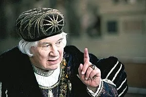 Peter Ustinov (Frederick the Wise) Photo © 2003 R.S. Entertainment