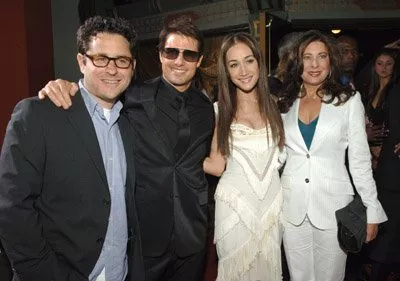 Tom Cruise (Ethan Hunt), J.J. Abrams, Maggie Q (Zhen), Paula Wagner zdroj: imdb.com 
promo k filmu