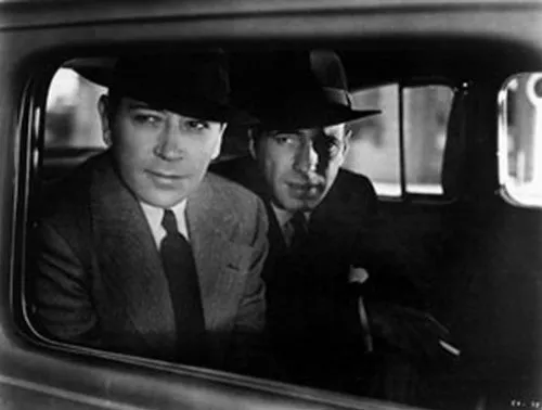 Humphrey Bogart (Chuck Martin), George Raft (Cliff Taylor) zdroj: imdb.com