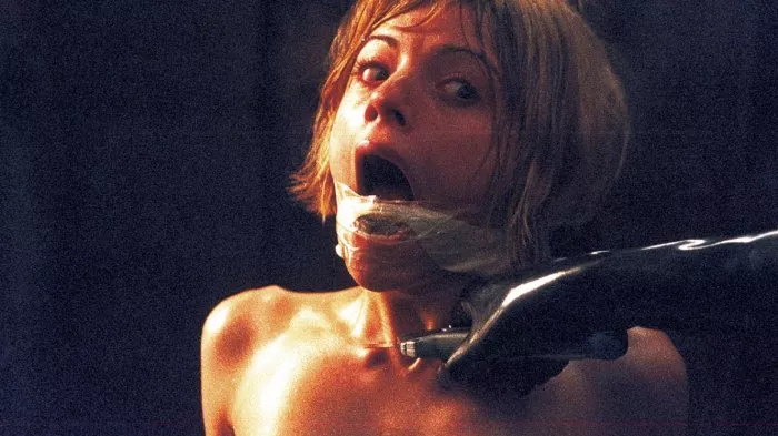 Jennifer Poli (Christine Girdler, First Victim) zdroj: imdb.com