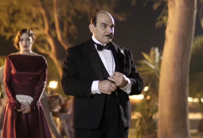 Emma Griffiths Malin (Jacqueline De Bellefort), David Suchet (Hercule Poirot) zdroj: imdb.com