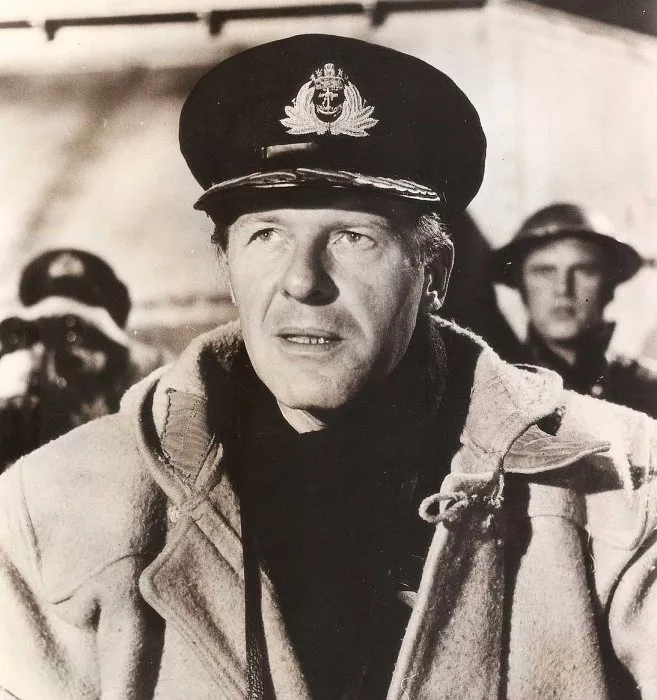 John Horsley (Captain Charles Larcom - HMS Sheffield) zdroj: imdb.com
