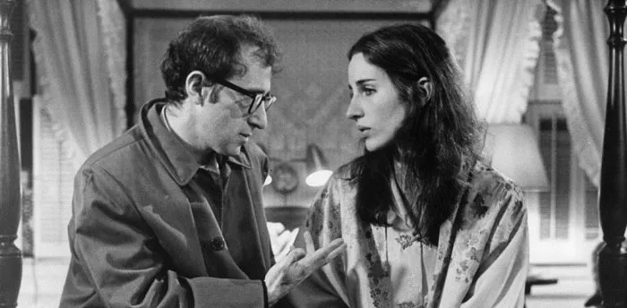 Woody Allen (Howard Prince), Andrea Marcovicci (Florence Barrett) zdroj: imdb.com