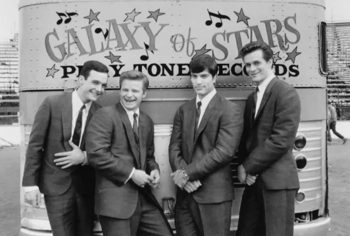 Johnathon Schaech (Jimmy), Steve Zahn (Lenny), Ethan Embry (The Bass Player), Tom Everett Scott (Guy Patterson) zdroj: imdb.com