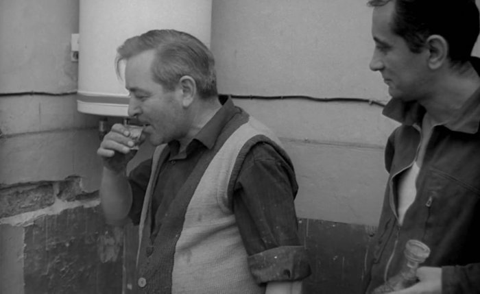 Ľúbostný príbeh, alebo tragédia pracovníčky pôšt a telekomunikácií (1967) - Vodoinstalater