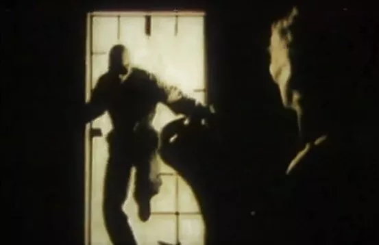 Lars von Trier (Masked Man Bashing Through Window), Yvette (The Woman) zdroj: imdb.com