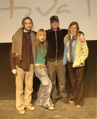Mare Winningham, Vincent Kartheiser, Taryn Manning, Mark Milgard zdroj: imdb.com 
promo k filmu