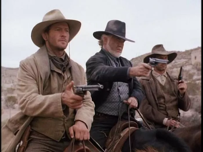 Brett Cullen (Sundance Kid), Scott Paulin (Butch Cassidy), Kenny Rogers (Brady Hawkes) zdroj: imdb.com