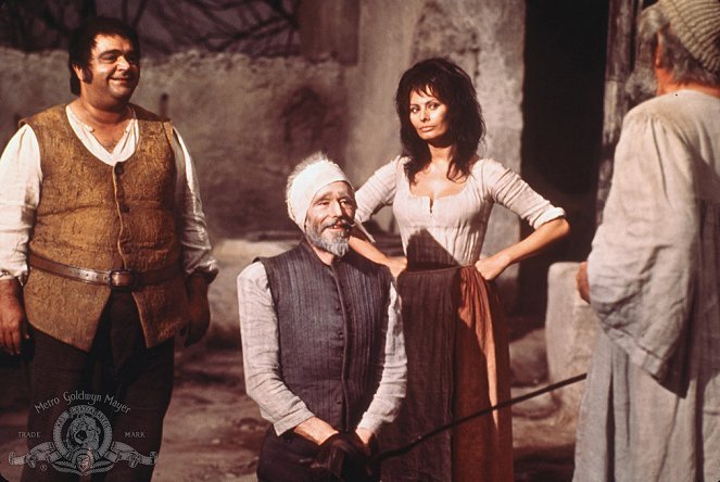 James Coco (Sancho Panza), Peter O’Toole (Don Quixote De La Mancha), Sophia Loren (Dulcinea)