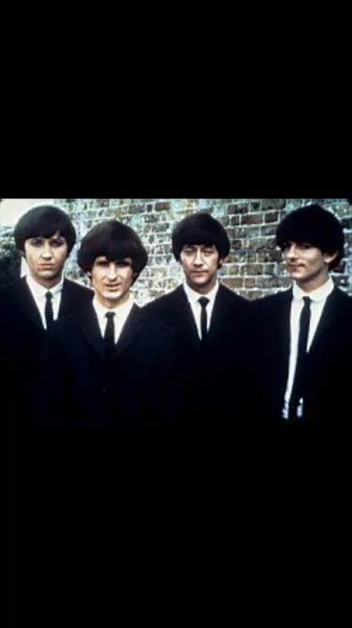 John Altman (George Harrison), Ray Ashcroft (Ringo Starr), Rod Culbertson (Paul McCartney), Stephen MacKenna (John Lennon) zdroj: imdb.com