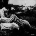 Bludiště lásky (1925) - Levet