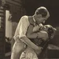 Bludiště lásky (1925) - Levet