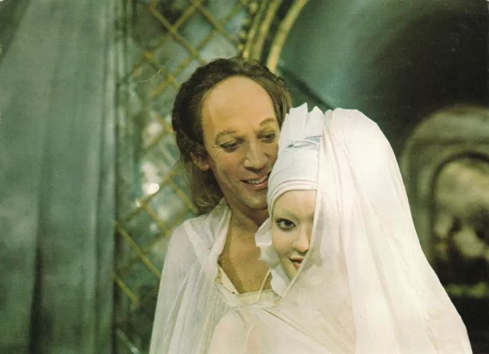 Donald Sutherland (Giacomo Casanova), Margareth Clémenti (Sister Maddalena) zdroj: imdb.com