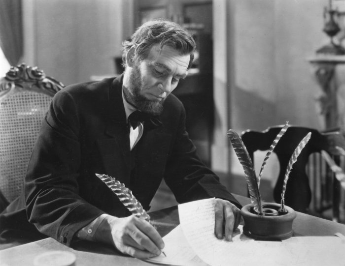 Walter Huston (Abraham Lincoln) zdroj: imdb.com