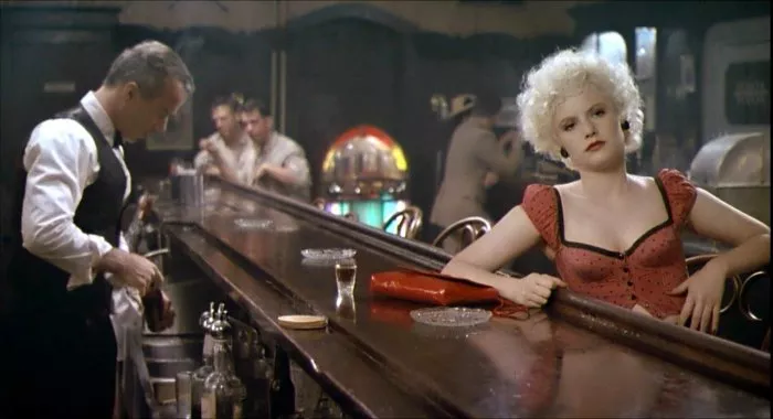 Poslední útěk do Brooklynu (1989) - Uptown Bartender