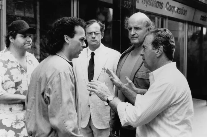 Michael Keaton (Billy Caufield), Christopher Lloyd (Henry Sikorsky), Peter Boyle (Jack McDermott), Stephen Furst (Albert Ianuzzi), Howard Zieff zdroj: imdb.com