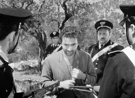 Niet mieru pod olivami (1950) - Salvatore Capuano