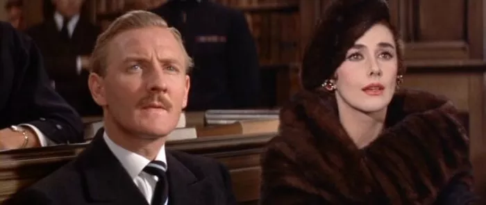 Kay Kendall (Lady Sybil Wren), Leslie Phillips (Sir Gerald Wren) zdroj: imdb.com