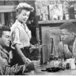 Útěk v řetězech (1958) - Billy's Mother