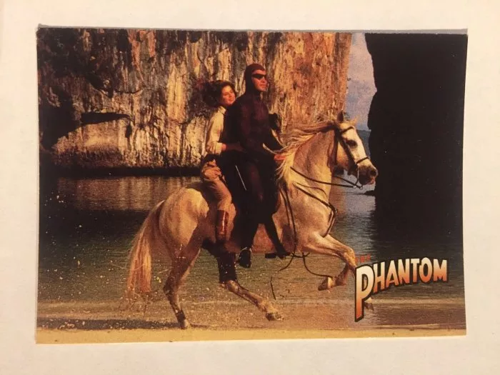 Billy Zane (The Phantom), Kristy Swanson (Diana Palmer) zdroj: imdb.com