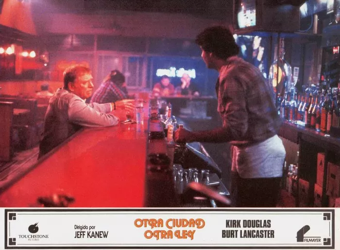 Drsní chlapi (1986) - Bartender at Mickey's