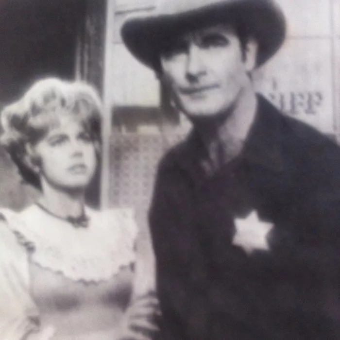 James Best (Sheriff Ralph Elkins), Terry Moore (Anna Elkins) zdroj: imdb.com