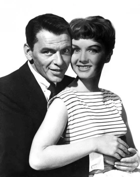Frank Sinatra (Charlie Y. Reader), Debbie Reynolds (Julie Gillis) zdroj: imdb.com