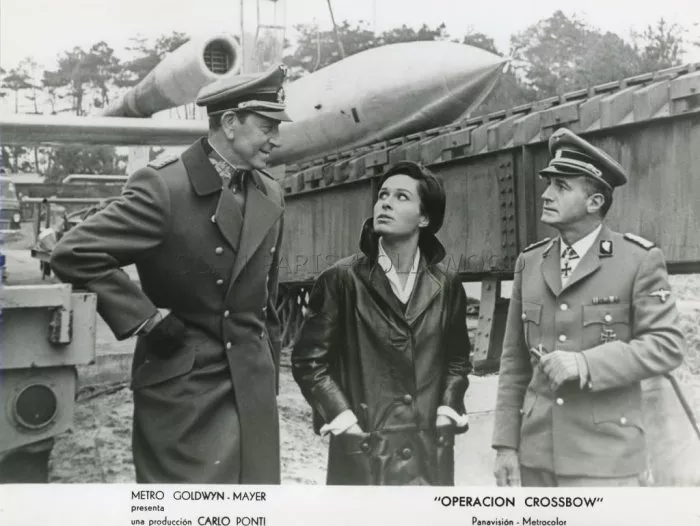 Paul Henreid (General Ziemann), Helmut Dantine (General Linz), Barbara Rütting (Hannah Reitsch) zdroj: imdb.com