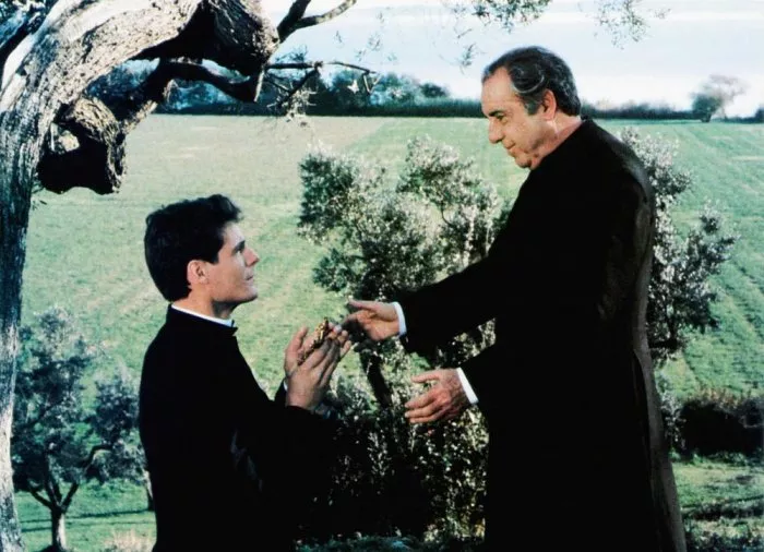 Christopher Reeve (Flaherty), Fernando Rey (Santoni) zdroj: imdb.com
